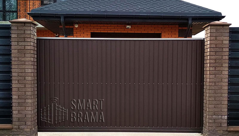 Відкатні ворота з профнастилу